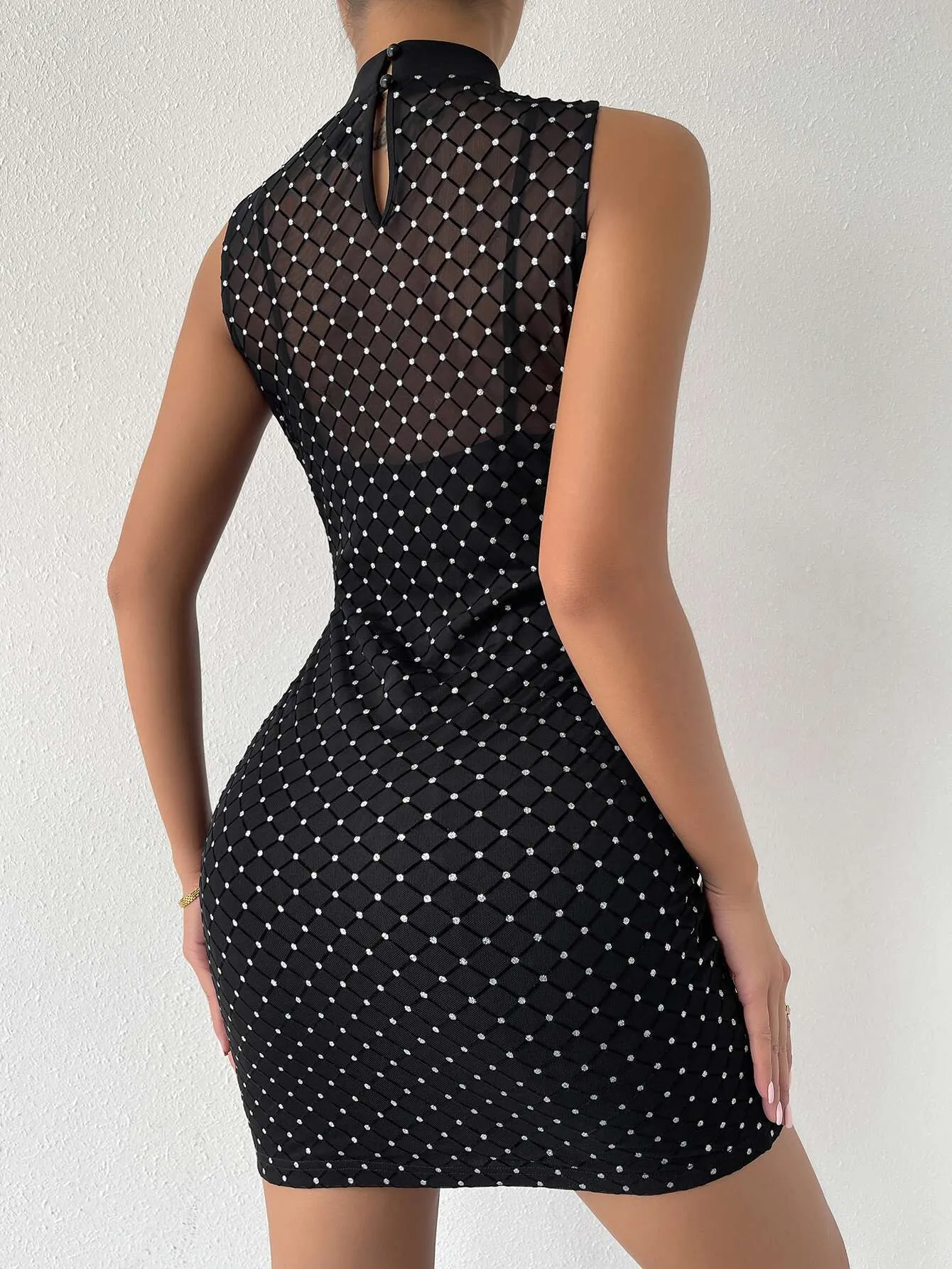 Black Key-Hole Neck Bodycon Mini Dress