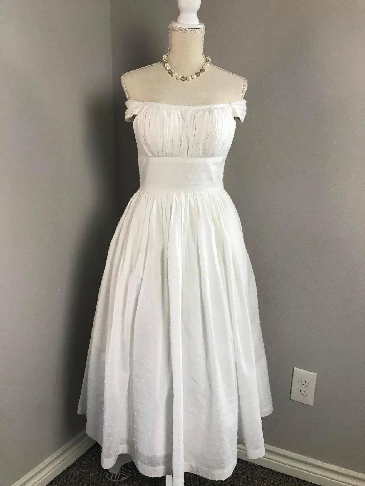 Caroline Dress in White cotton