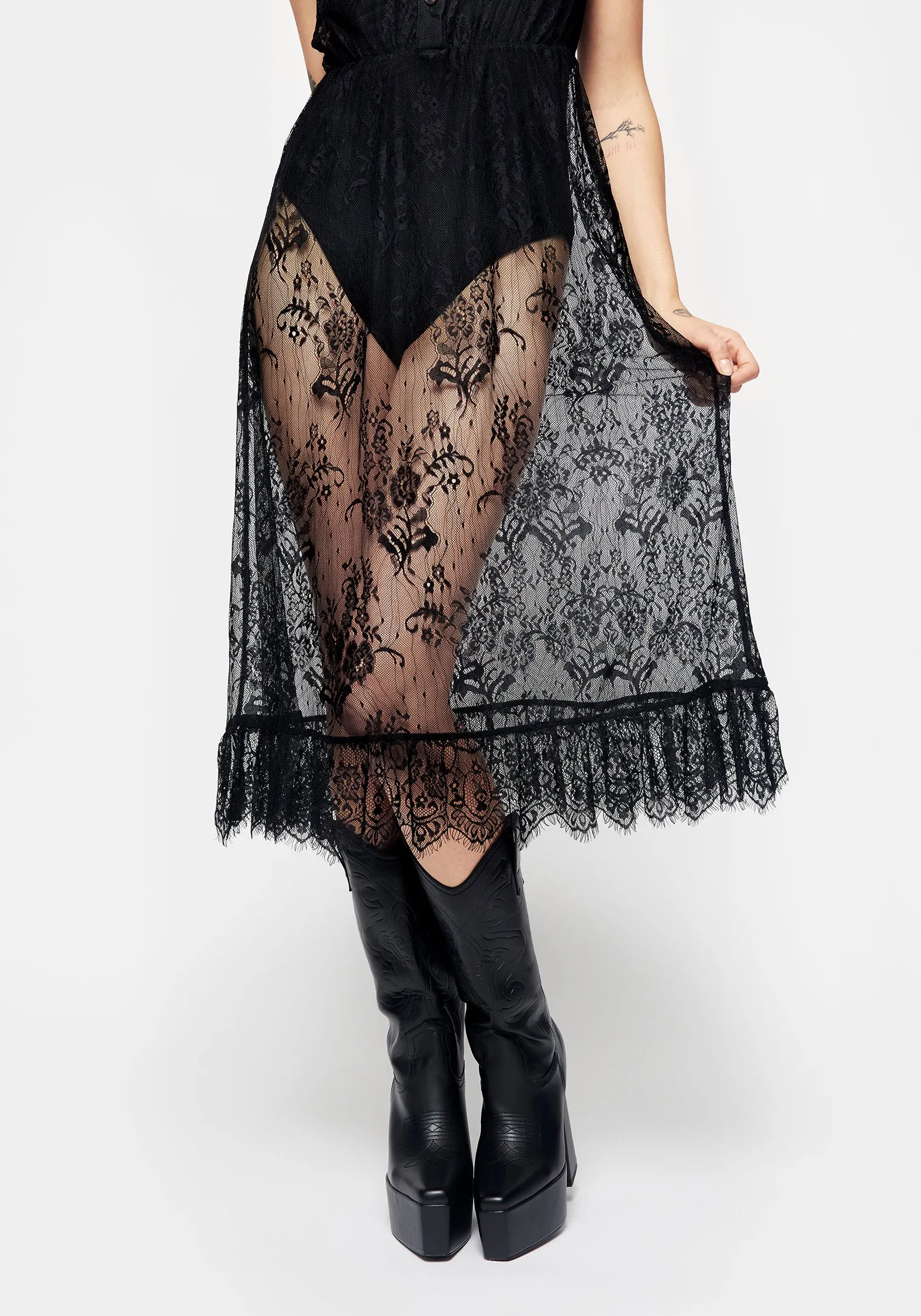 Delilah Capped Sleeve Lace Midi Dress