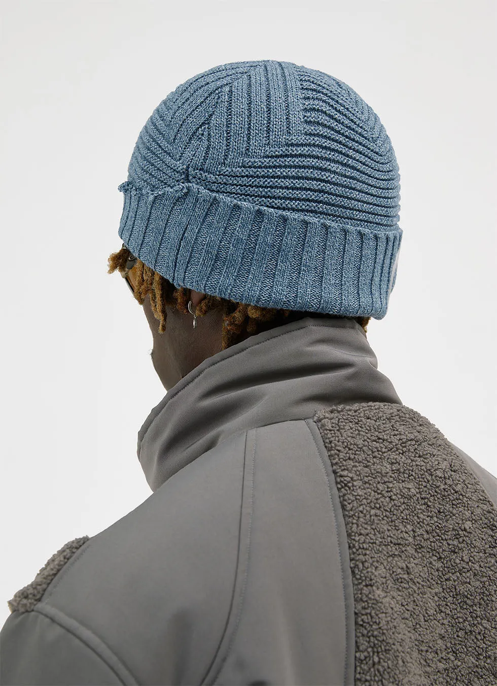 Trend Damaged knit hat