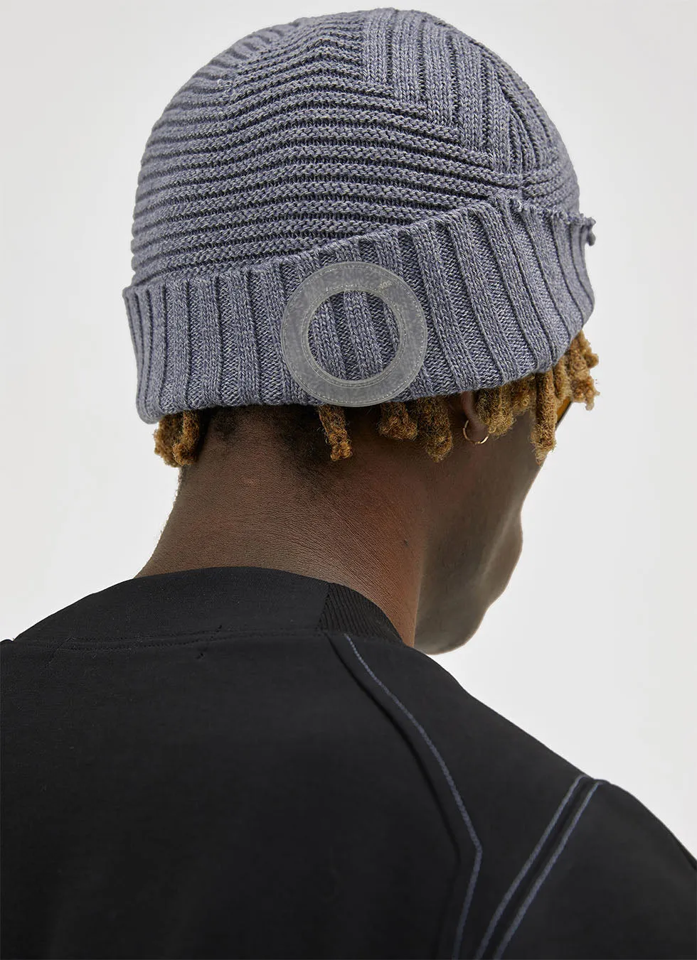 Trend Damaged knit hat