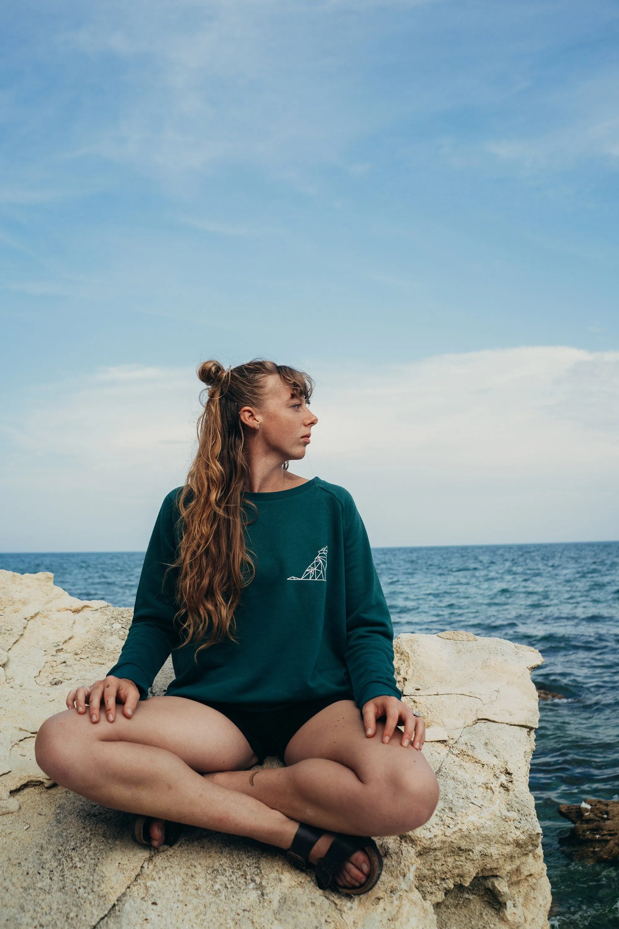 Women's Relaxed Jumper | Simplistic Wolf